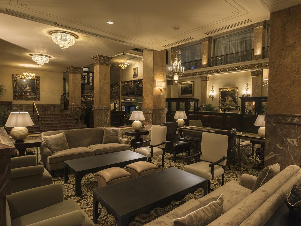 The Pfister Hotel Milwaukee Exterior foto